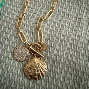 Lilly Pulitzer paperclip style seashell style necklace. 16 inch Worn once. Used